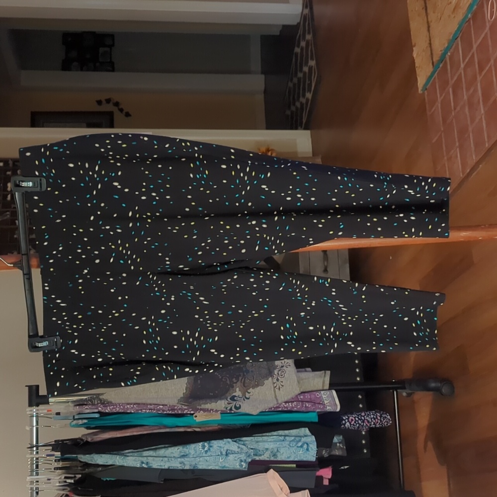 NWT Livi Active Capri Leggings Dot 22/24